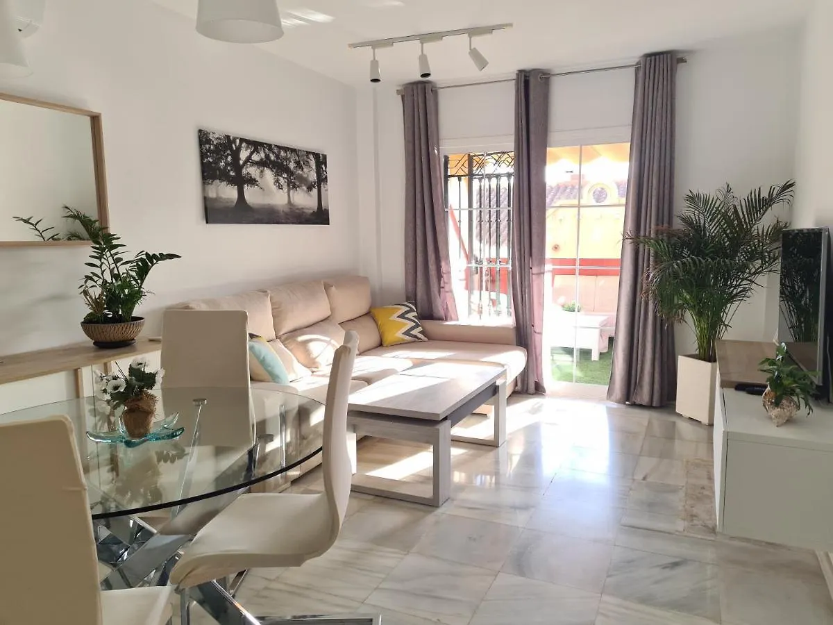 Agradable Adosado En Nerja Villa